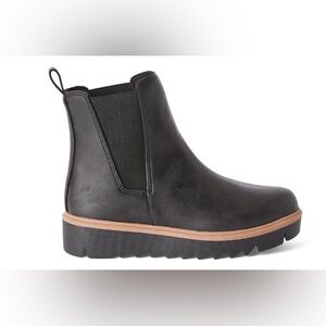 Chelsea Platform Boots with Tan Trim